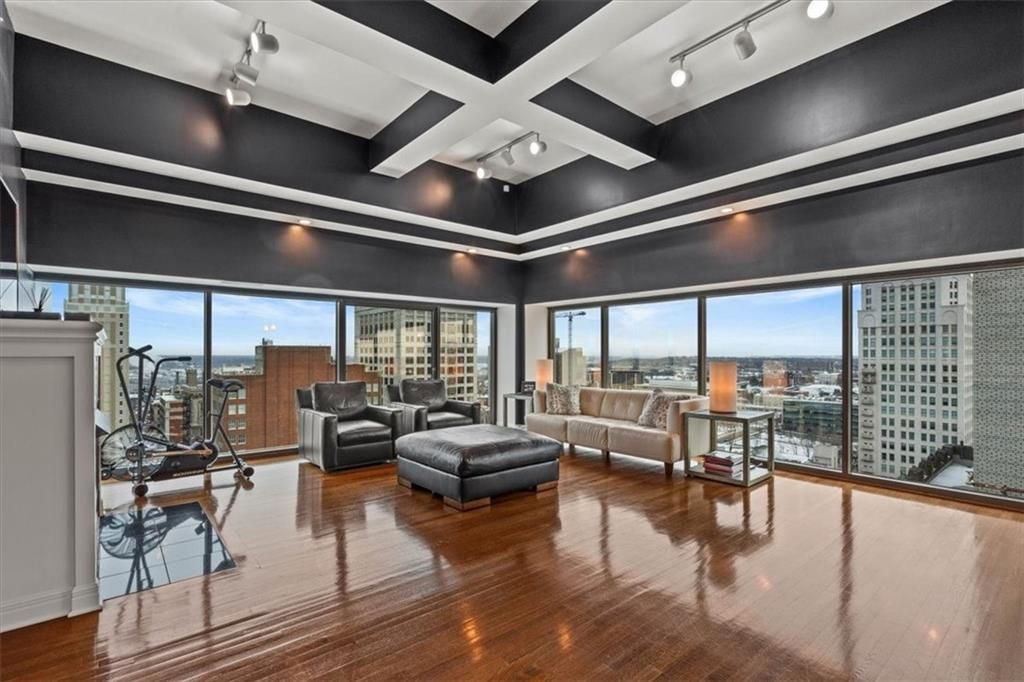 Photo of 1101 Walnut Street #1901, Kansas City, MO 64106 (MLS # 2597372)