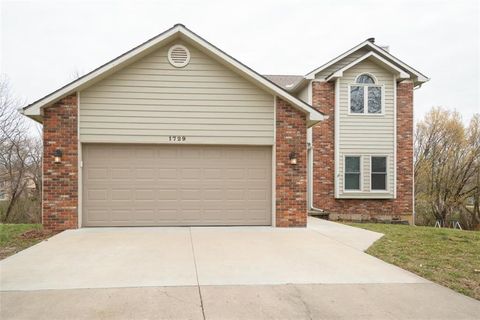 1729 Whitmore Court Lawrence KS 66046