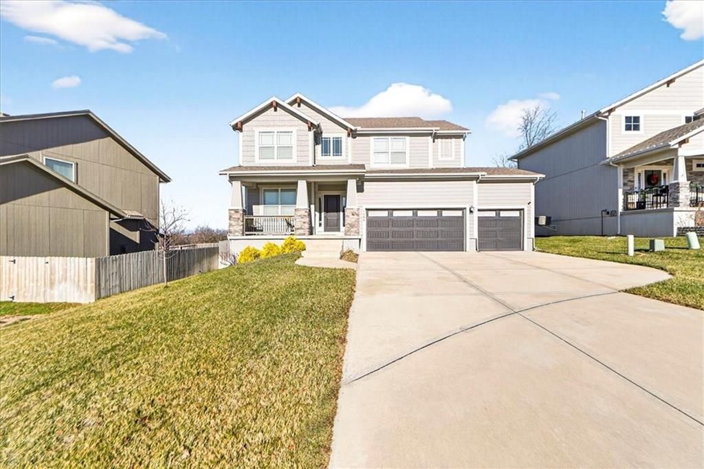 Photo of 1808 W Catalpa Street, Olathe, KS 66061 (MLS # 2592527)