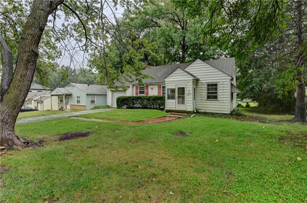 2305 W 73rd Street