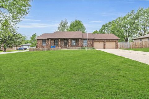 1404 S Grand Avenue, El Dorado Springs, MO 64744 - #: 2568631