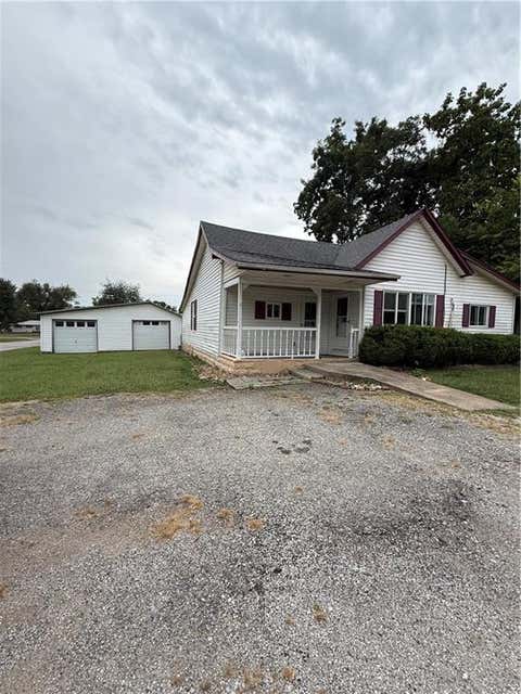 Photo of 923 E Walnut Street, Rich Hill, MO 64779 (MLS # 2638781)