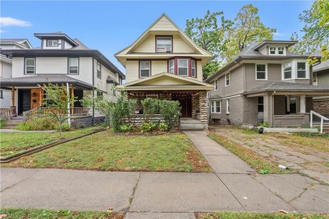 Photo of 4106 CHARLOTTE Street, Kansas City, MO 64110 (MLS # 2581633)