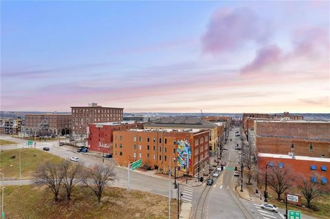 Photo of 510 Delaware Street #405, Kansas City, MO 64105 (MLS # 2617132)