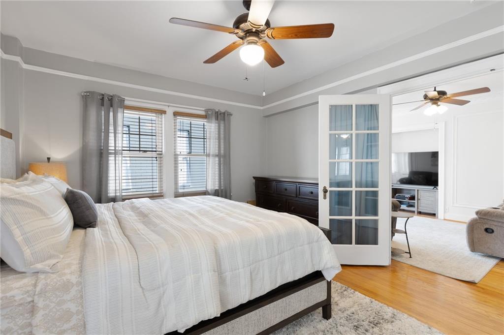 807 W 48th Street 404