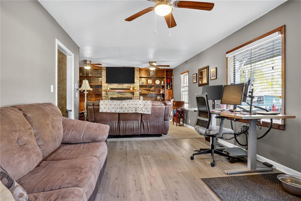 1213 E Fredrickson Drive