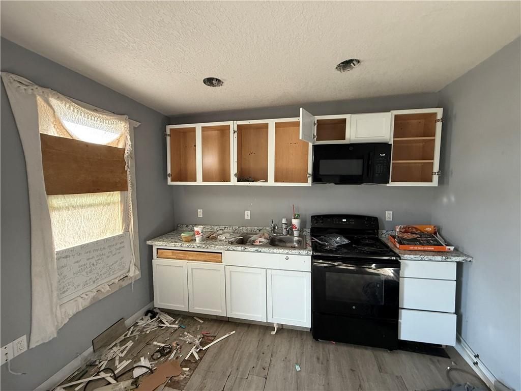 Photo of 739 Kiowa Street, Leavenworth, KS 66048 (MLS # 2598864)