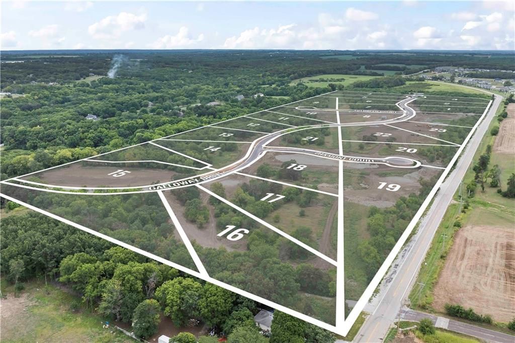 Photo of 17350 Galloway Drive, Stilwell, KS 66085 (MLS # 2483946)