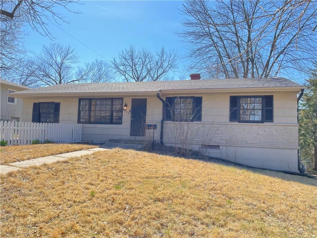 Photo of 8955 E 54th Street, Raytown, MO 64133 (MLS # 2607872)