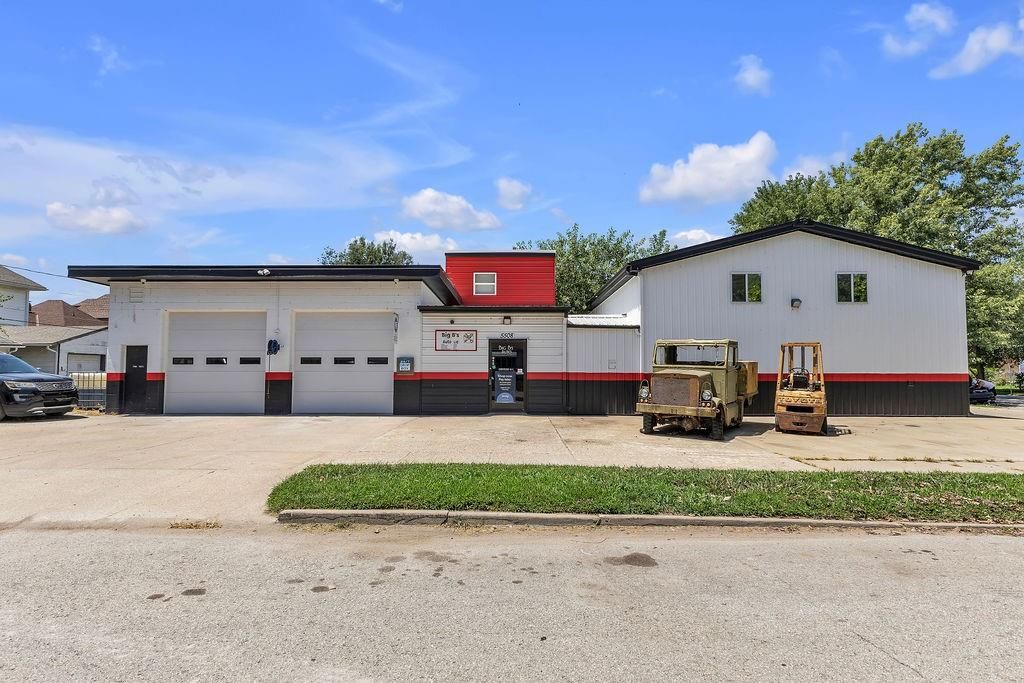 Photo of 5508 Pryor Avenue, St Joseph, MO 64504 (MLS # 2632676)