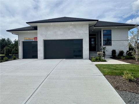 Photo of 3344 W 133rd Terrace, Leawood, KS 66209 (MLS # 2574953)