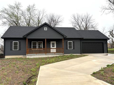 410 E Main Street, Richmond, MO 64085 - #: 2556197