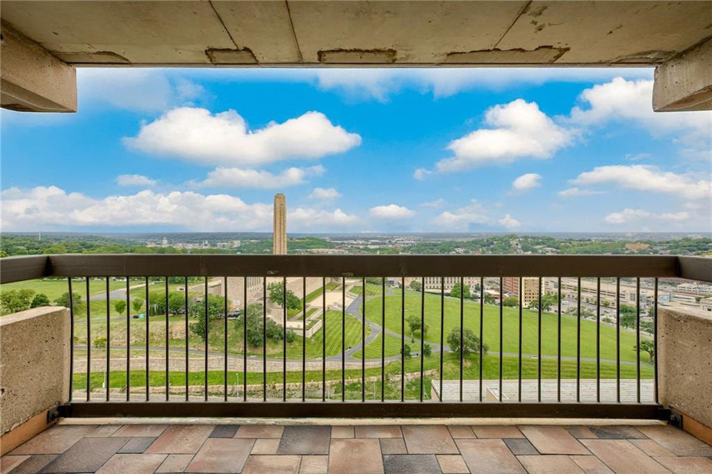 2510 Grand Boulevard 2502-03