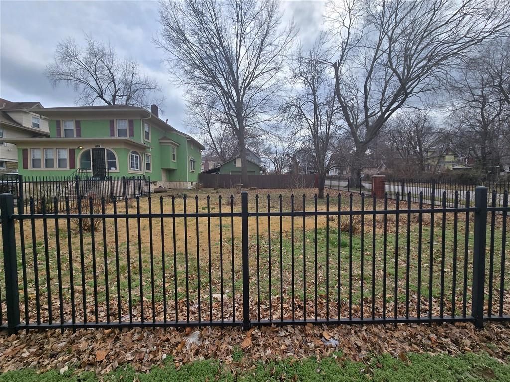 Photo of 3207 Victor Street, Kansas City, MO 64128 (MLS # 2598254)