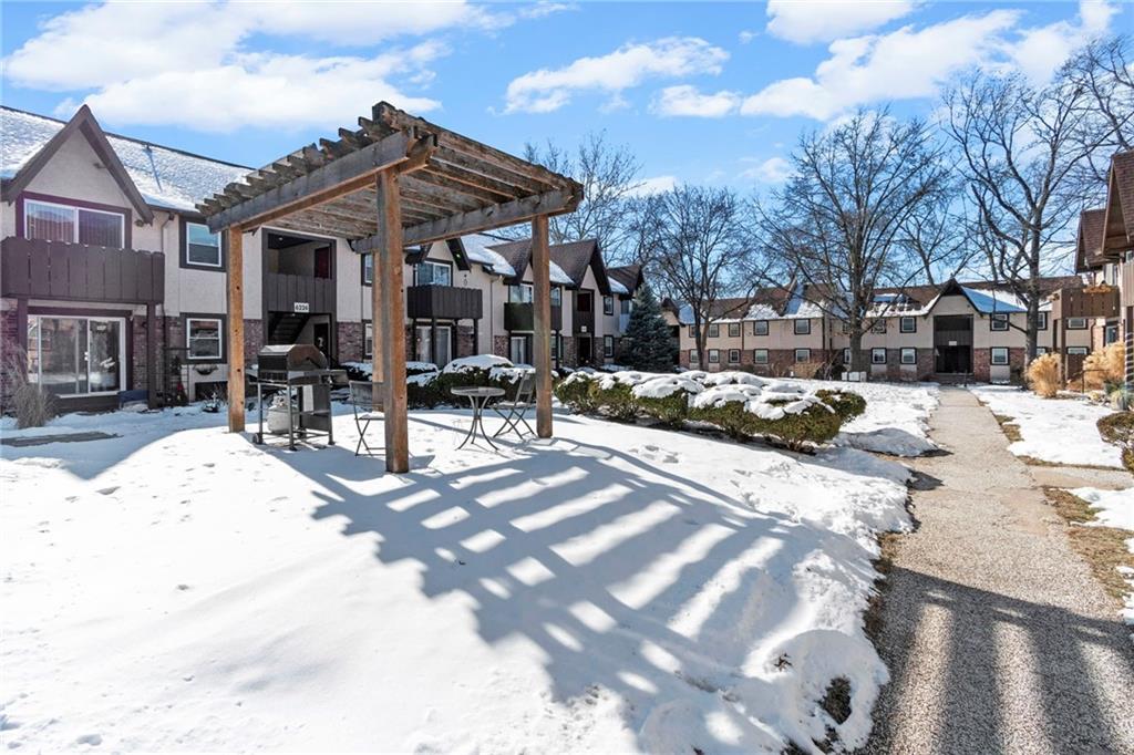 6206 Robinson Street 4