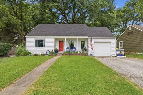 Photo of 5310 Russell Street, Mission, KS 66202 (MLS # 2633153)
