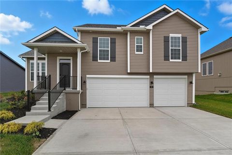 409 SW Hawthorne Lane, Blue Springs, MO 64014 - MLS#: 2546093