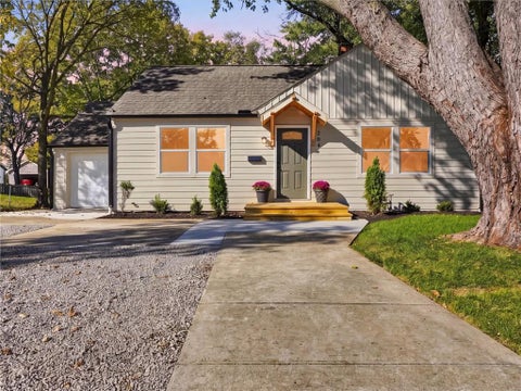 Photo of 204 Westview Place, Excelsior Springs, MO 64024 (MLS # 2641315)