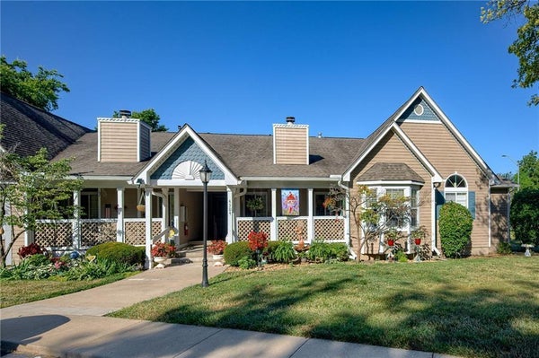 4304 S BRYANT CT APT 2, INDEPENDENCE, MO 64055 - Image 54f614b44ff28ef1c273ffe6d71e4a5e/980701333