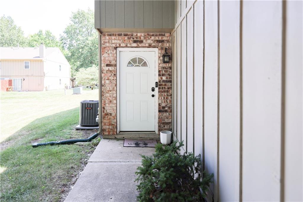 107 NE Greystone Drive