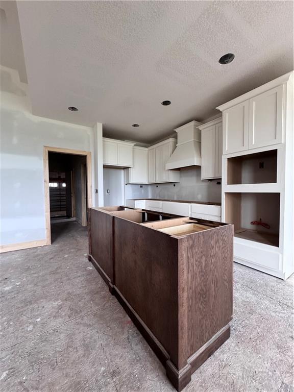 4215 W 158th Terrace