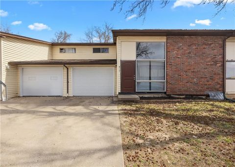 Photo of 813 N 70th Street, Kansas City, KS 66112 (MLS # 2609086)