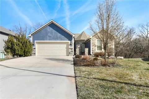 Photo of 4925 Tallgrass Street, Leavenworth, KS 66048 (MLS # 2636520)