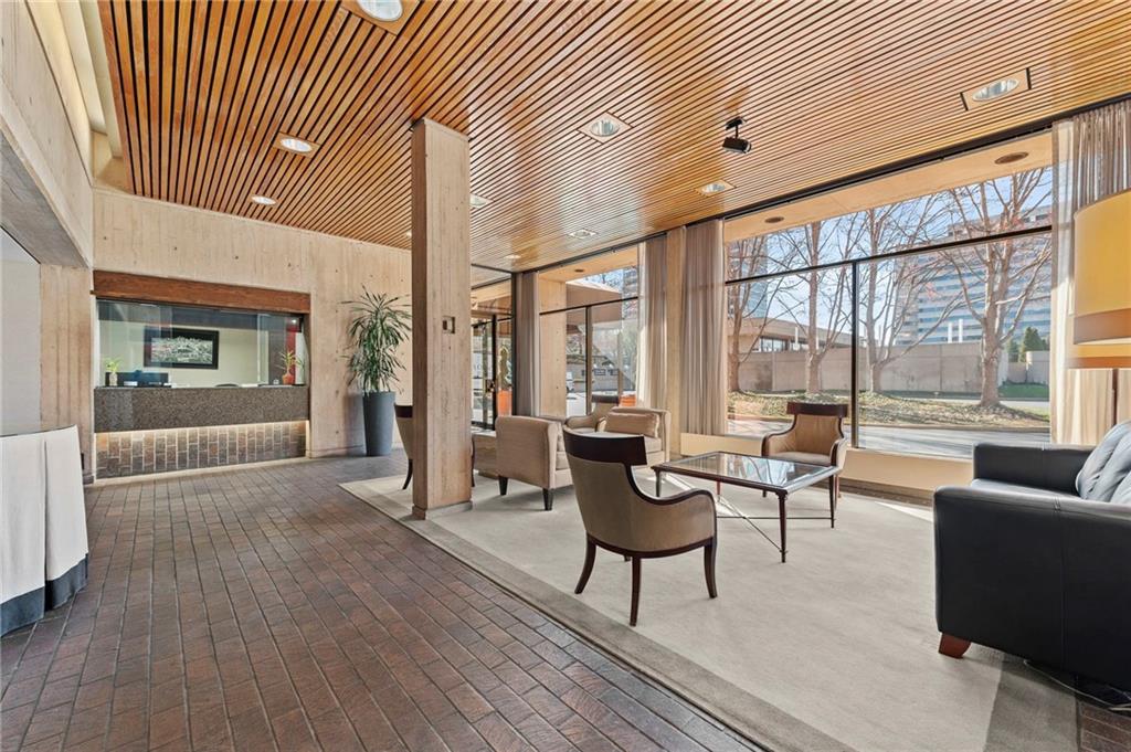 2525 Main Street 210