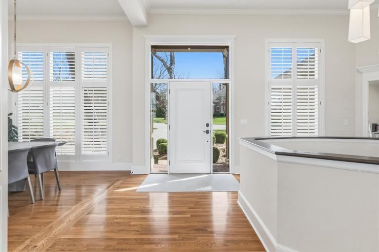 10640 S Glenview Lane