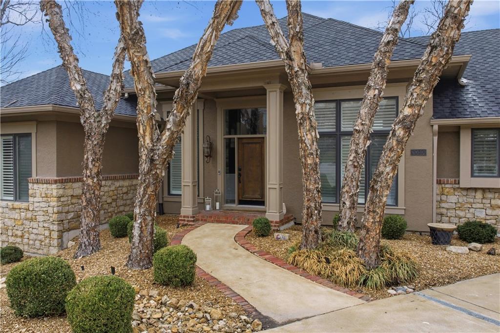 10640 S Glenview Lane