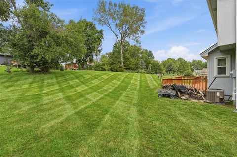 Tiny photo for 1404 Dartmouth Drive, Liberty, MO 64068 (MLS # 2644781)
