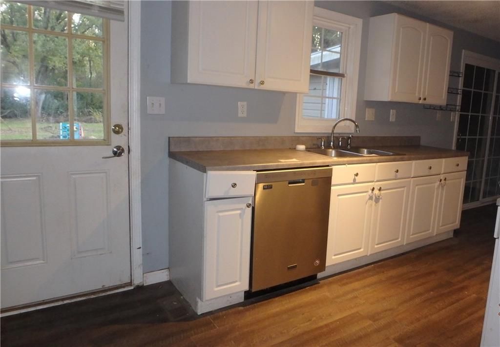 Photo of 2625 NE 37th Street, Topeka, KS 66617 (MLS # 2592074)