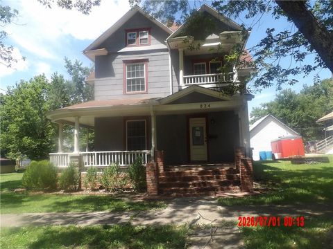 Photo of 824 North Street, Iola, KS 66749 (MLS # 2629272)