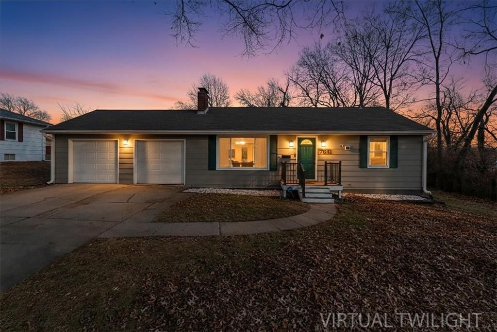 Photo of 7641 Antioch Road, Overland Park, KS 66204 (MLS # 2592146)
