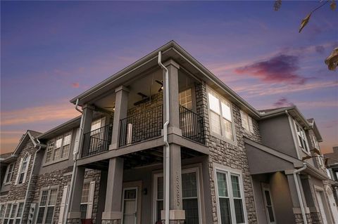 Photo of 15967 S Crestview Drive, Olathe, KS 66062 (MLS # 2584981)