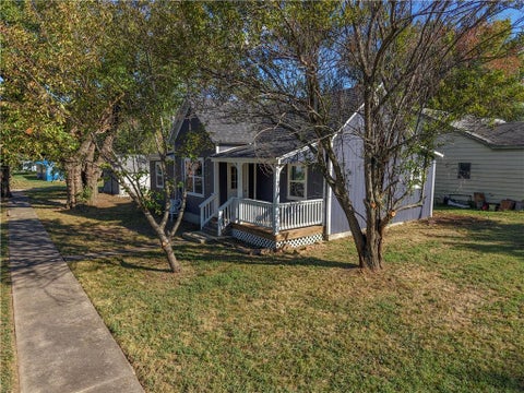 Photo of 1016 N 9th Street, Independence, KS 67301 (MLS # 2644179)