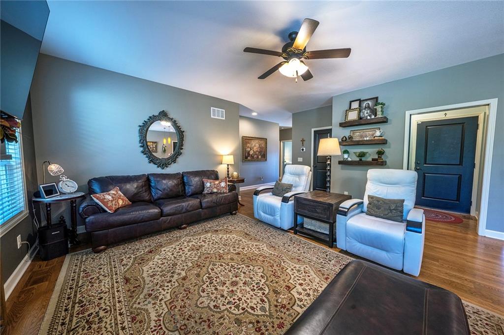 6208 Crystal Lane