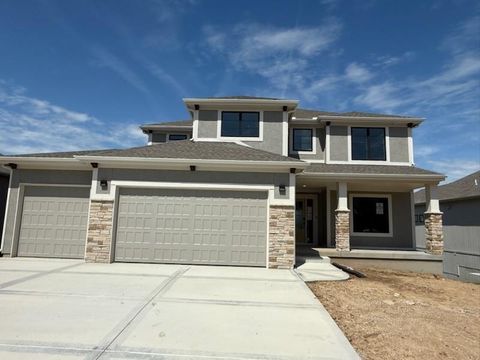 7080 NW Forest Lakes Drive Parkville MO 64152