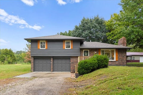 Photo of 22990 155th Street, Leavenworth, KS 66048 (MLS # 2644264)