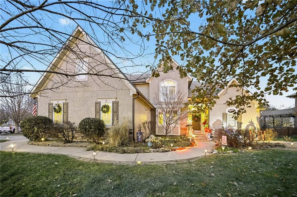 Photo of 15206 W 164th Terrace, Olathe, KS 66062 (MLS # 2591296)