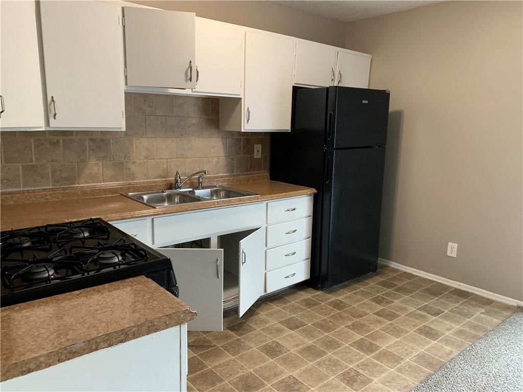 Photo of 8701 E 96th Terrace, Kansas City, MO 64134 (MLS # 2614718)