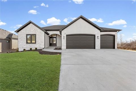 4145 Lake Shore Drive Basehor KS 66007