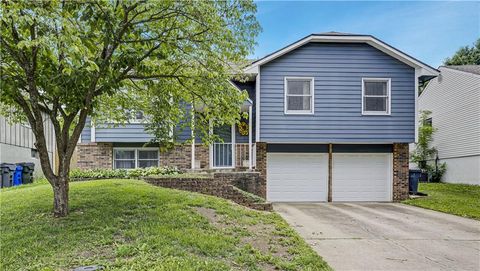 Photo of 16305 W 125th Street, Olathe, KS 66062 (MLS # 2620572)