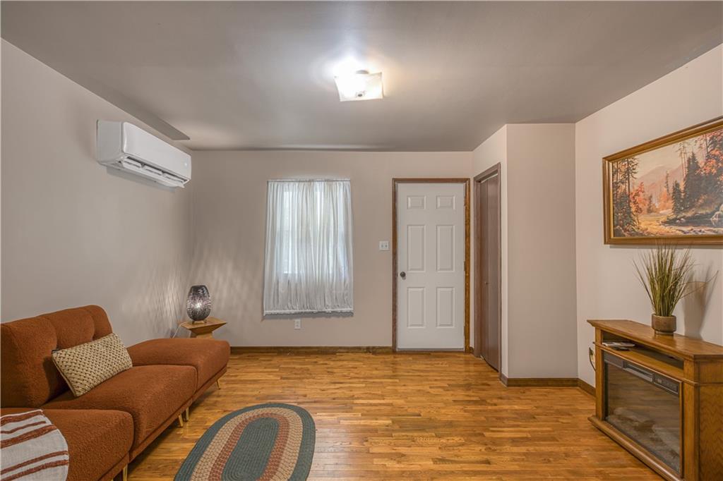 1122 & 1124 W 2nd Street