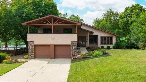 10414 NW Mirror Lake Drive Parkville MO 64152