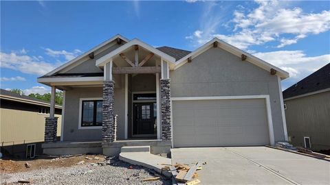 Photo of 16389 W 170th Street, Olathe, KS 66062 (MLS # 2525570)