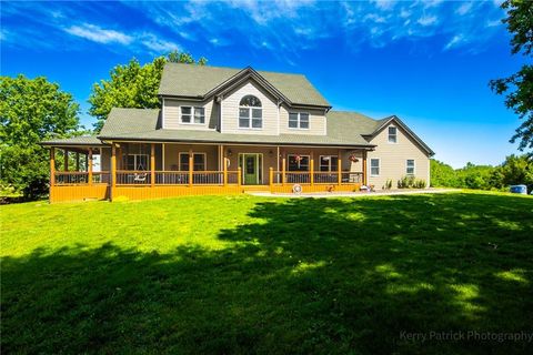 Photo of 8555 NW Old US 169 Highway, Gower, MO 64454 (MLS # 2622187)