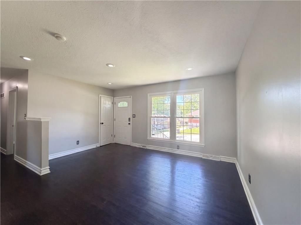 Photo of 3809 S Drumm Avenue, Independence, MO 64055 (MLS # 2618889)