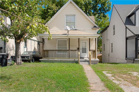 Photo of 3025 WAYNE Avenue, Kansas City, MO 64109 (MLS # 2640357)