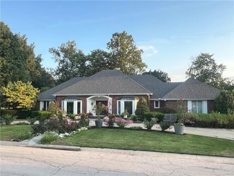 204 NW Golfview Drive Blue Springs MO 64014